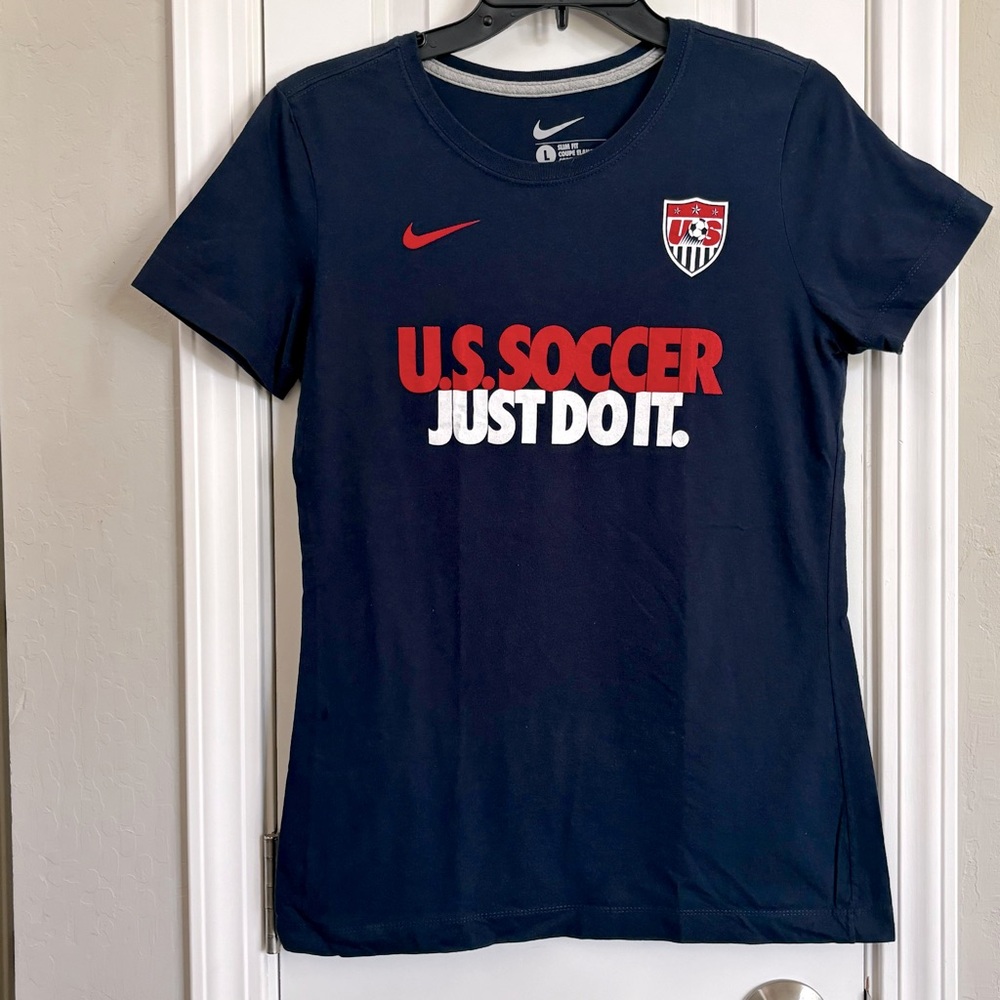 NIKE women’s slim fit U.S Soccer t-shirt